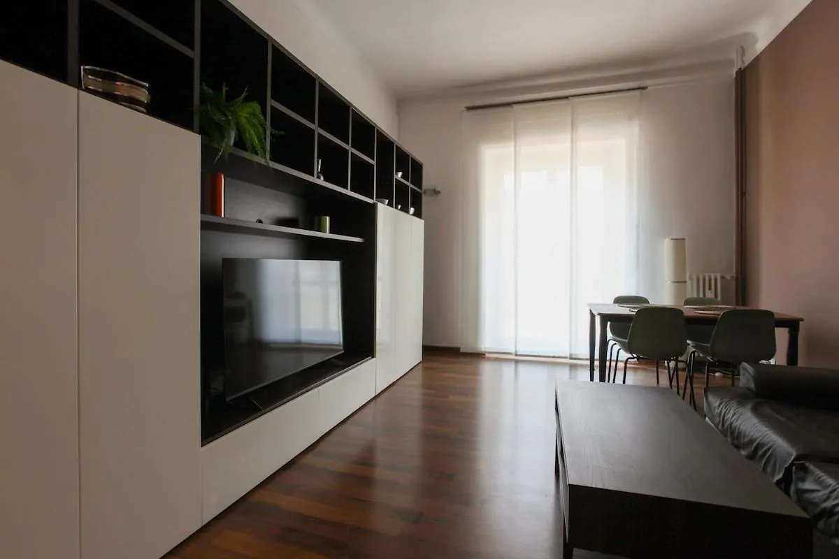 Elegante E Ampio Appartamento In Zona Moscova Milan Apartment