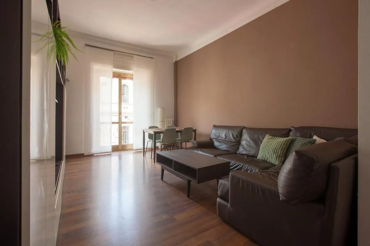 Elegante E Ampio Appartamento In Zona Moscova Milan 0*,  Italy