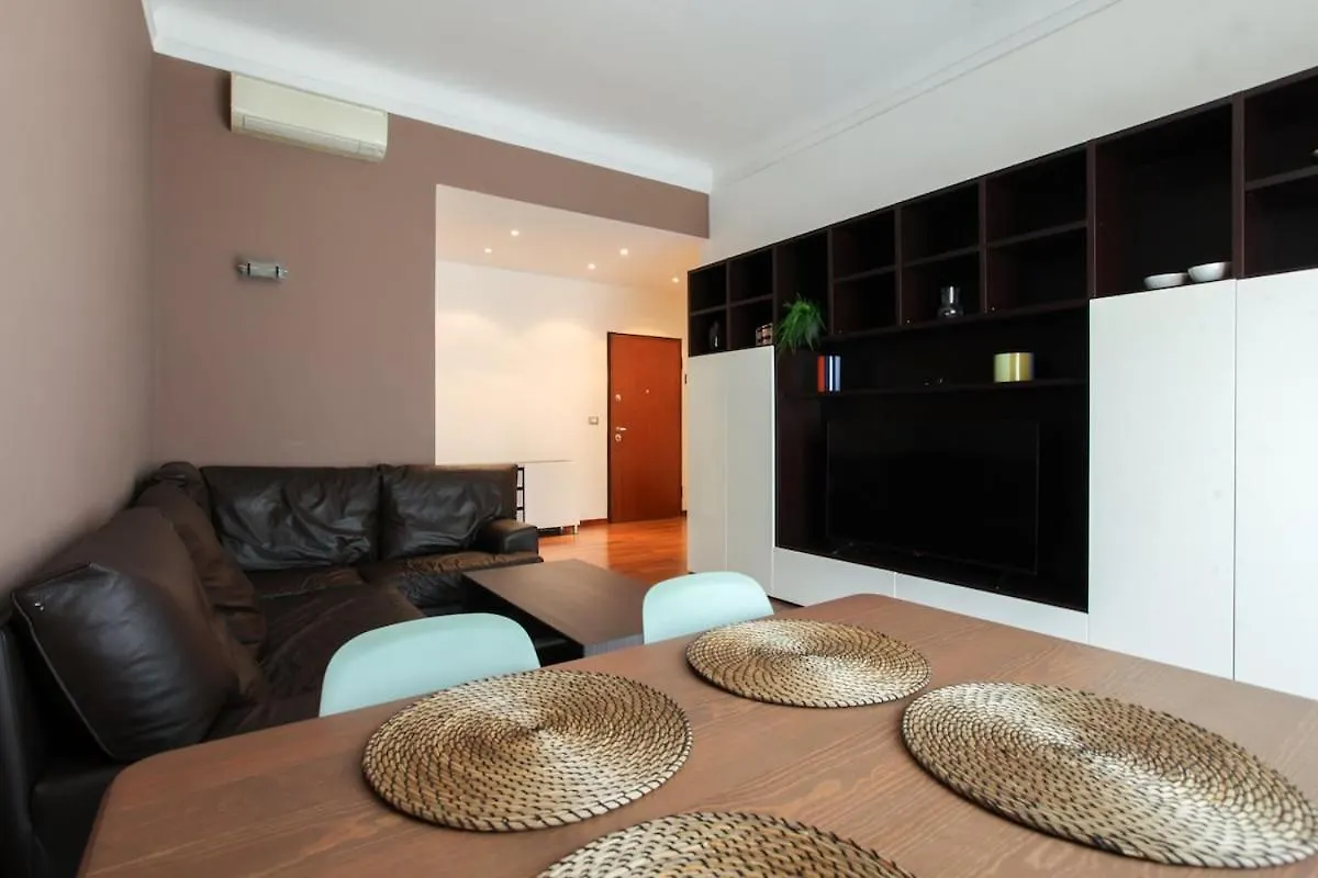 Elegante E Ampio Appartamento In Zona Moscova Milan Apartment