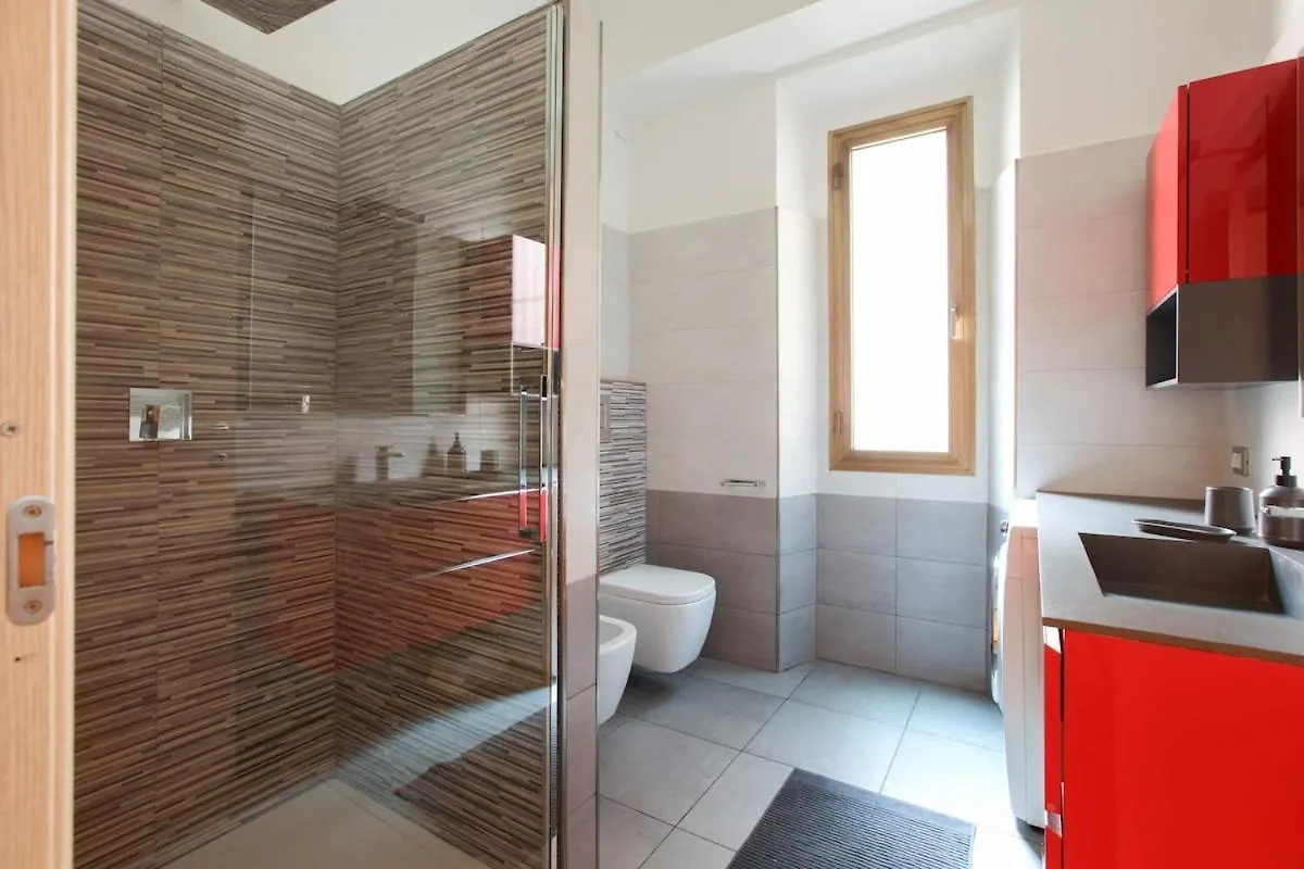 Apartment Elegante E Ampio Appartamento In Zona Moscova Milan Italy